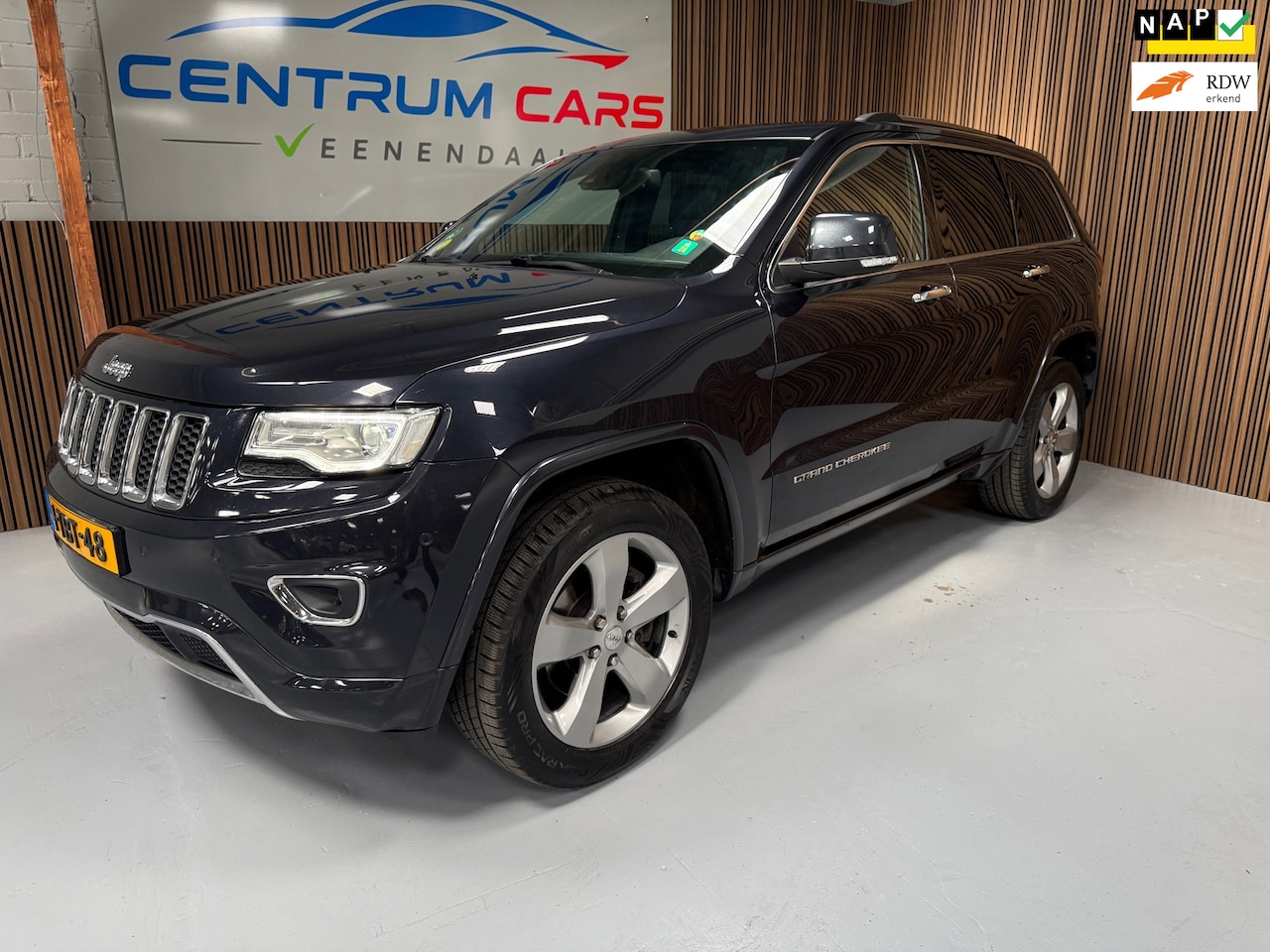Jeep Grand Cherokee - 3.0 CRD Overland. Bom vol! Pano, Trekhaak, Nederlandse auto - AutoWereld.nl
