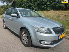 Skoda Octavia Combi - 1.6 TDI Greenline Businessline - Clima - Navi - Kleine schade