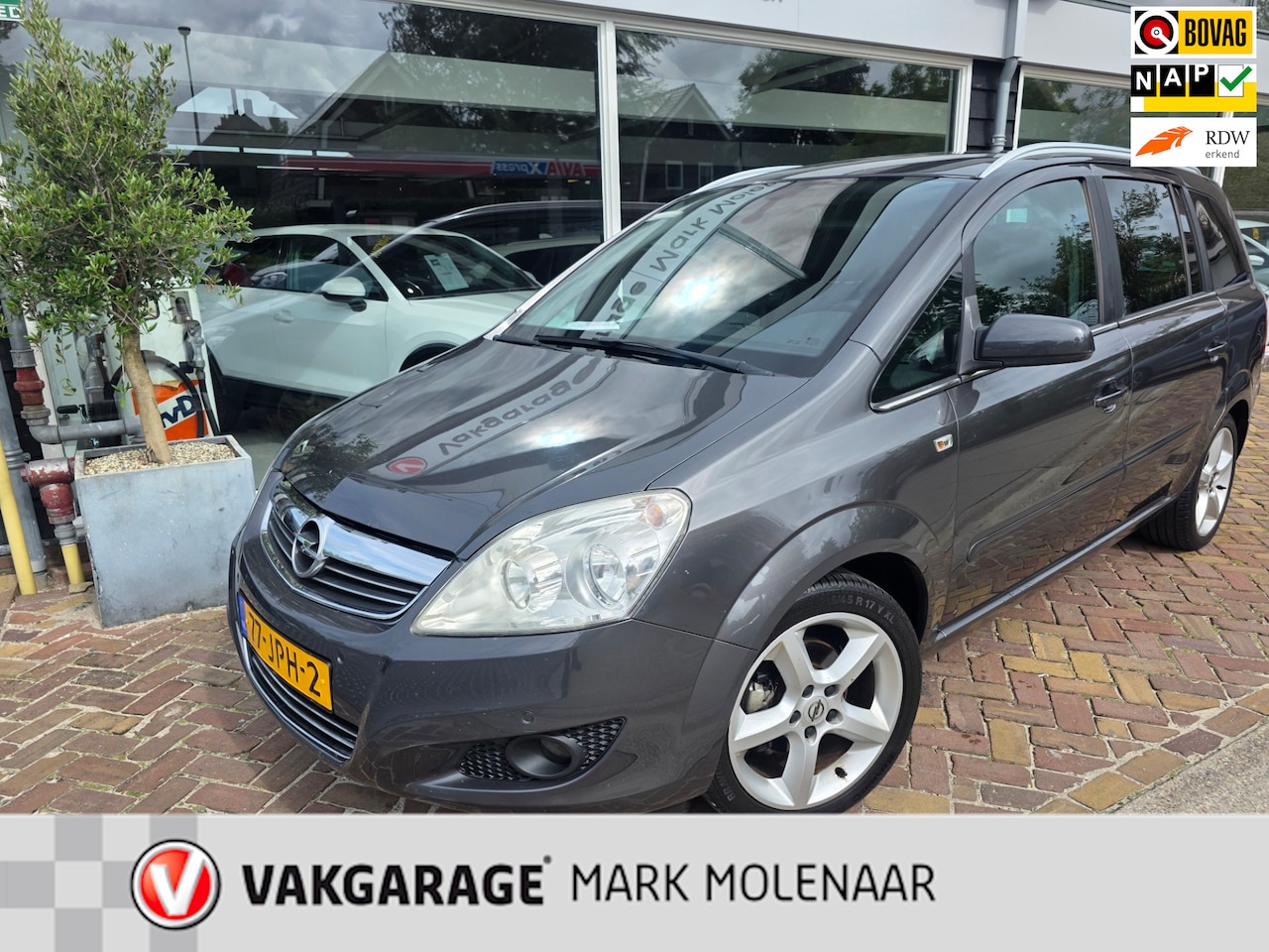Opel Zafira - 1.8 Cosmo 1.8 Cosmo,leder,trekhaak - AutoWereld.nl