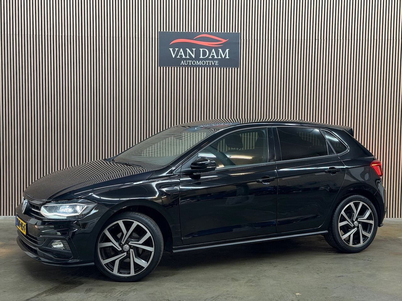 Volkswagen Polo - 1.6 TDI 3xR-Line 2019 LED CAR-PLAY PDC STOELVERWARMING - AutoWereld.nl