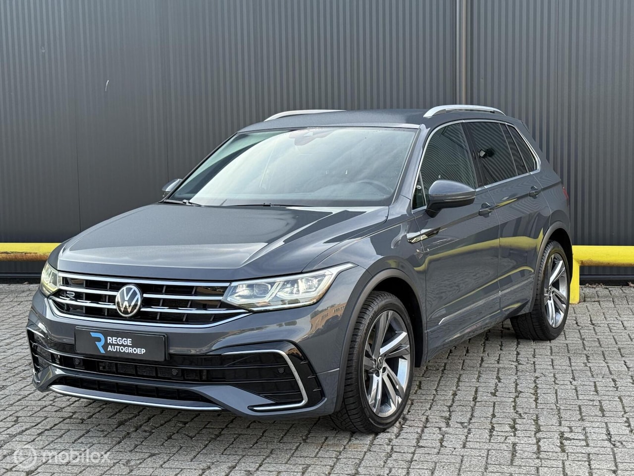 Volkswagen Tiguan - 1.5 TSI R-Line BTW | AUTOMAAT | NAVI | - AutoWereld.nl