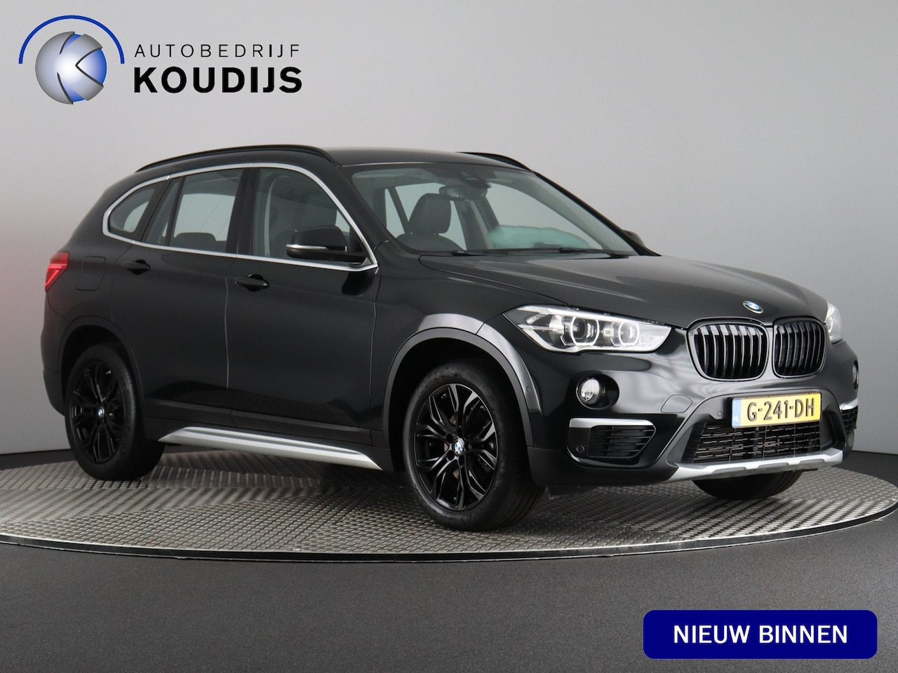 BMW X1 - sDrive18i High Executive sDrive18i High Executive (Afn. Trekhaak / Carplay / Camera / Cruise / Navi / Stoelverw.) - AutoWereld.nl