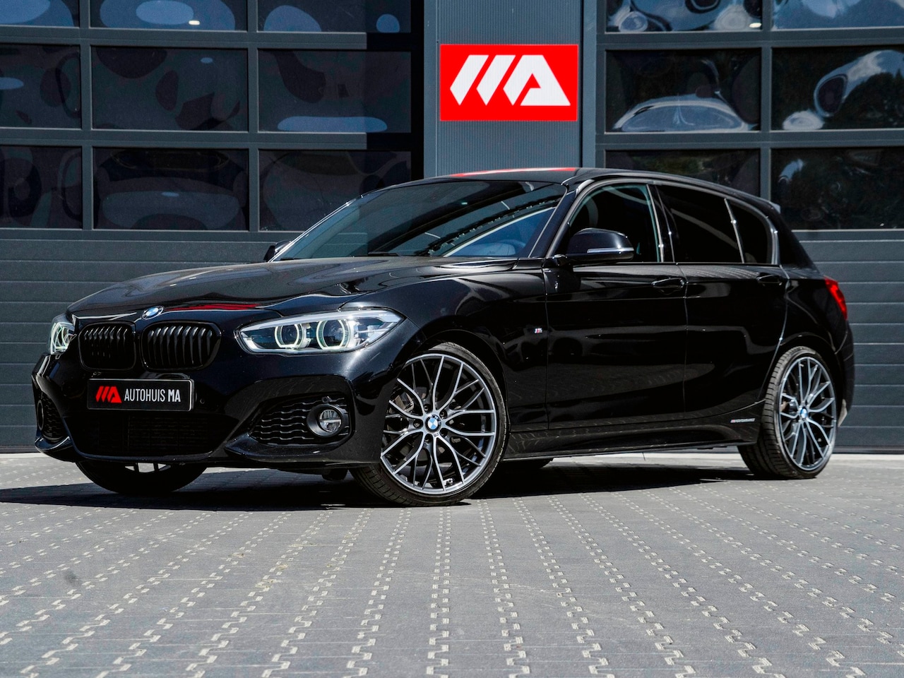 BMW 1-serie - 118i M Sport Edition| LEDER | STOELVERWARMING | 19 INCH | PDC | NAVI - AutoWereld.nl