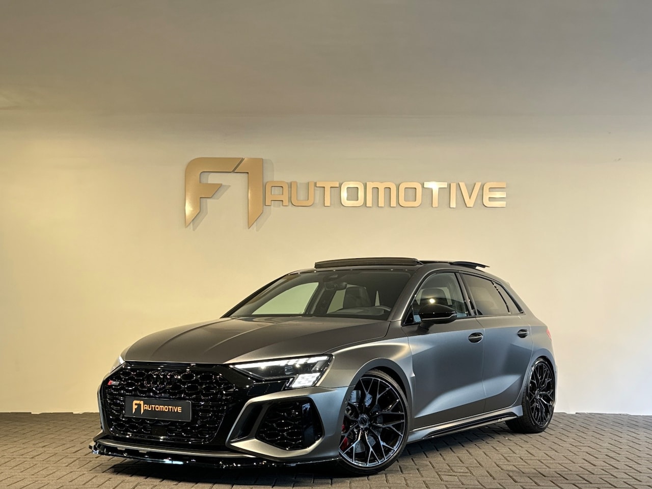 Audi A3 Sportback - 2.5 TFSI RS 3 quattro Pano|HuD|B&O|Sfeer|ACC|Lane|Camera - AutoWereld.nl