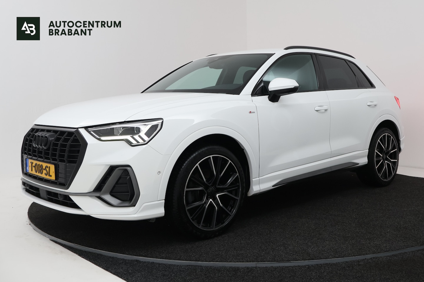 Audi Q3 - 35 TFSI S Line Pro Line (STOELVERWARMING, CAMERA, CRUISE ADAPTIEF, NAVIGATIE) - AutoWereld.nl
