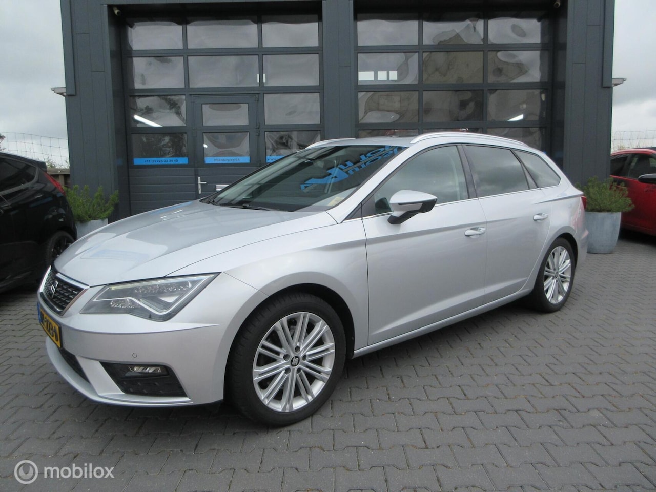 SEAT Leon ST - 1.8 TSI Xcellence 180pk! 86dkm! Org Ned Automaat Panodak Trekhaak Carplay - AutoWereld.nl