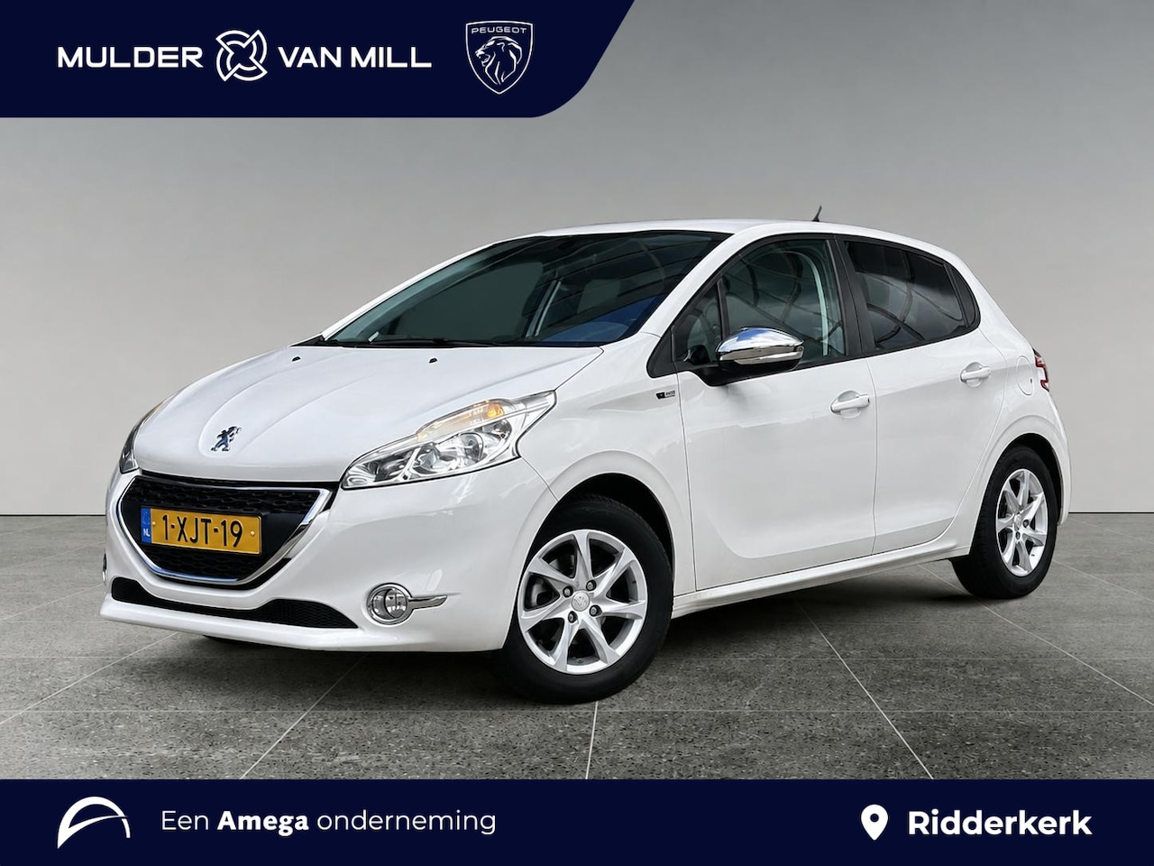 Peugeot 208 - Style 1.2 VTi 82pk | UNIEKE KM-STAND! | CLIMA | TREKHAAK | PARKEERHULP | NAVI | BLUETOOTH - AutoWereld.nl