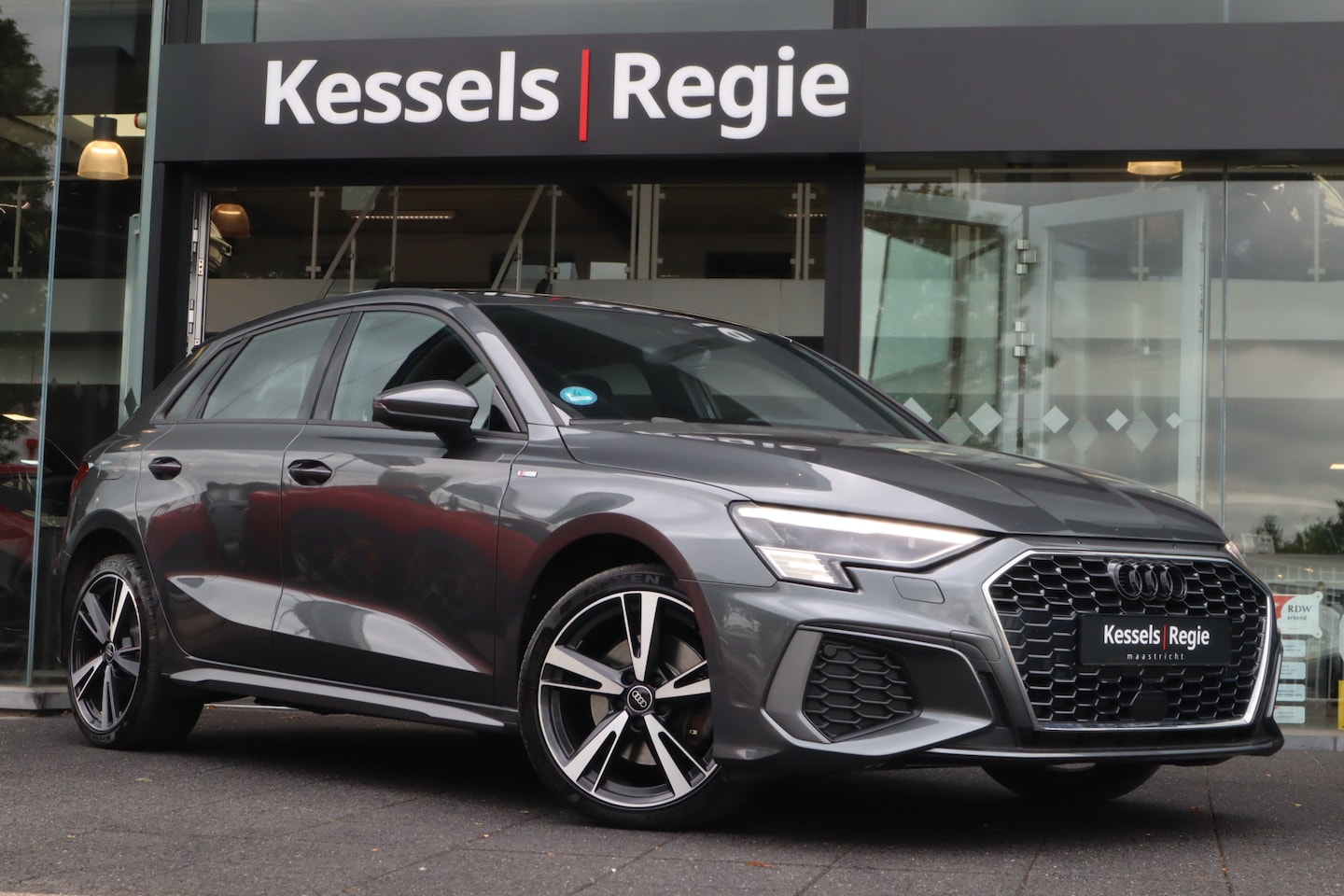 Audi A3 Sportback - 40 TFSI e S-line | Pano | HuD | Camera | ACC | 18" | CarPlay - AutoWereld.nl