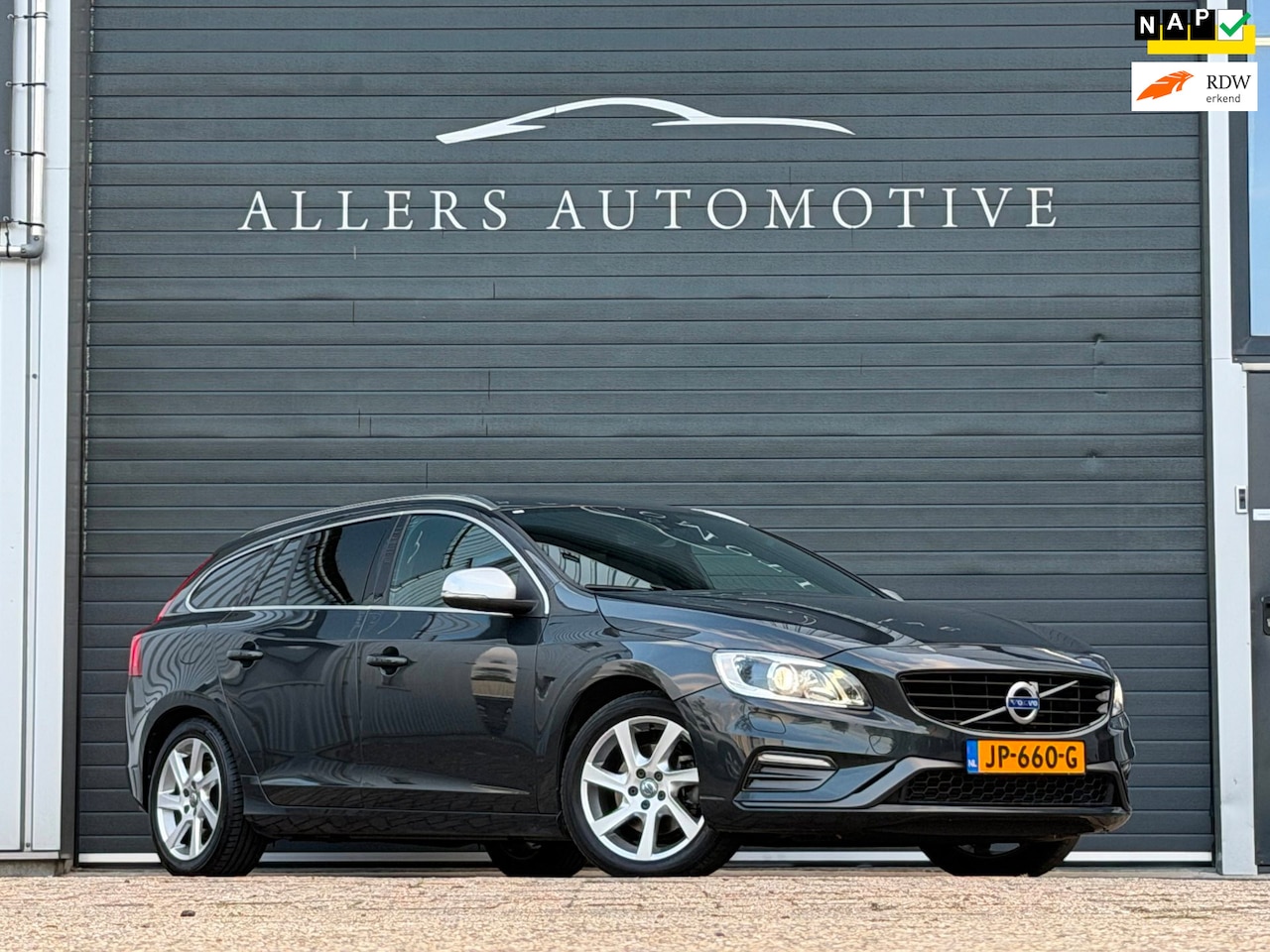 Volvo V60 - 2.0 T3 Summum|LEDER|TREKHAAK|NAP|STOEL VERWARMING - AutoWereld.nl