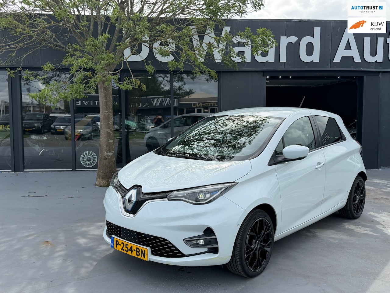 Renault Zoe - R135 Intens 52 kWh /airco/cruise/navi/camera/PDC/ Koopaccu/ 12 maanden garantie - AutoWereld.nl
