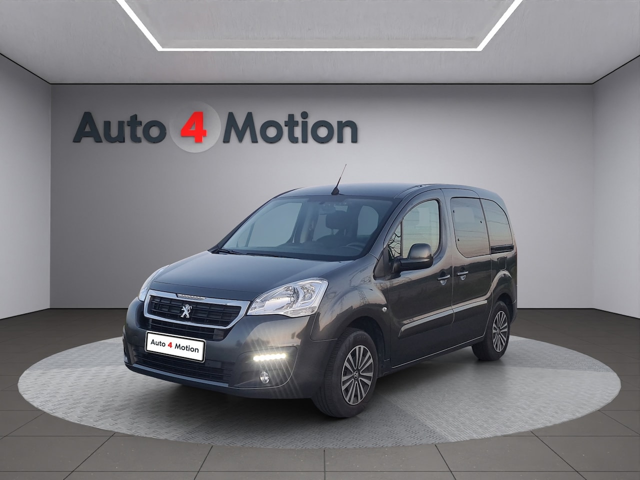 Peugeot Partner Tepee - 1.2 PureTech Allure LED l NAVIG l CAMERA I TREKHAAK - AutoWereld.nl