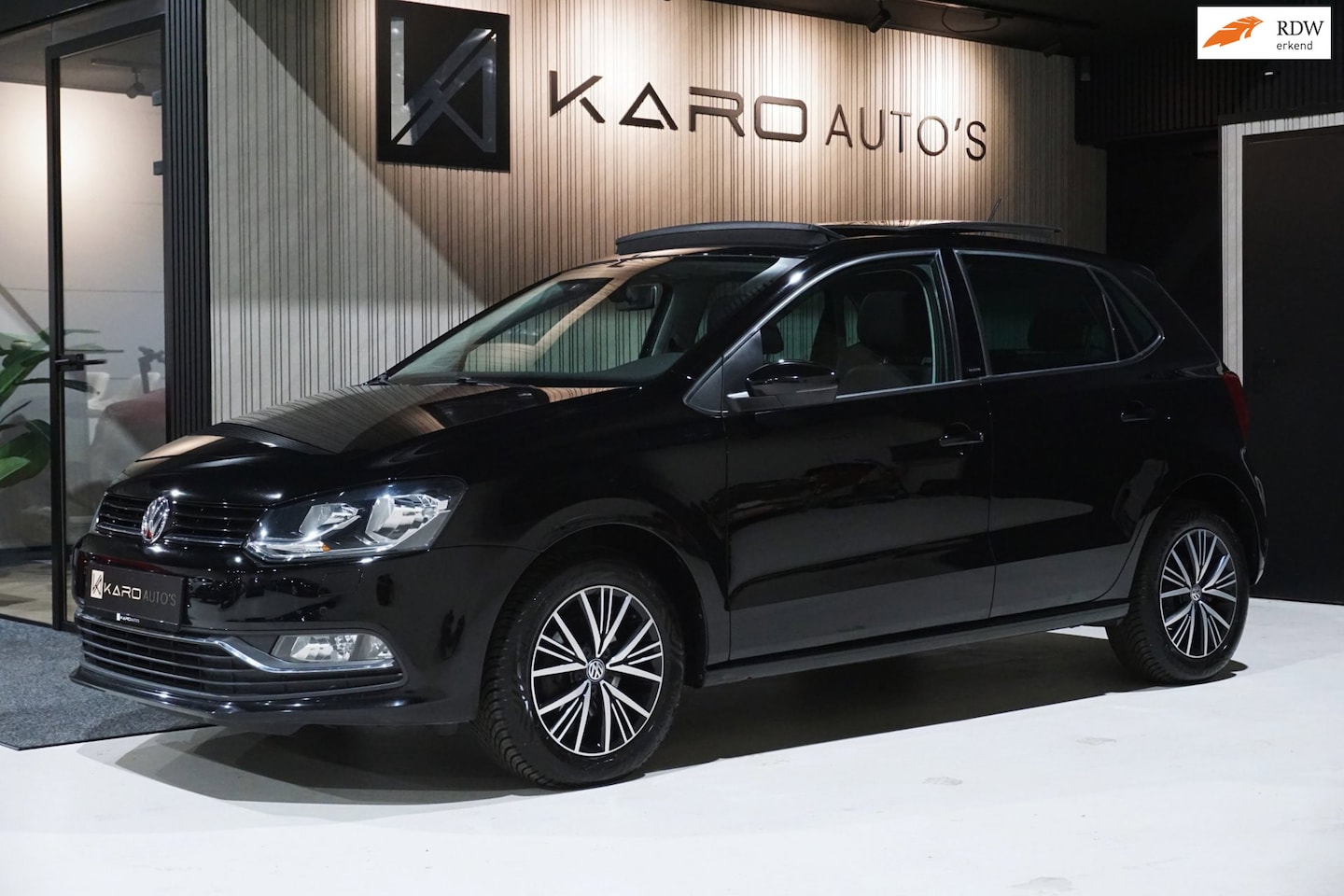 Volkswagen Polo - 1.2 TSI Allstar Pano Stoelvw Mfs Pdc 2e Eig - AutoWereld.nl