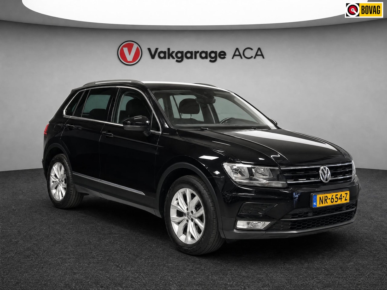 Volkswagen Tiguan - 1.4 TSI ACT Comfortline Business // NAVI // CLIMA // ADAPTIVE CRUISE // TREKHAAK // - AutoWereld.nl