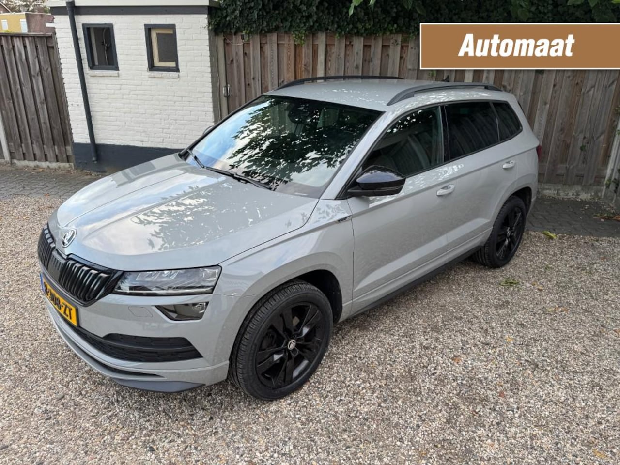 Skoda Karoq - 1.5 TSI SPORTL. BUS. automaat,trekhaak,sport,black line - AutoWereld.nl