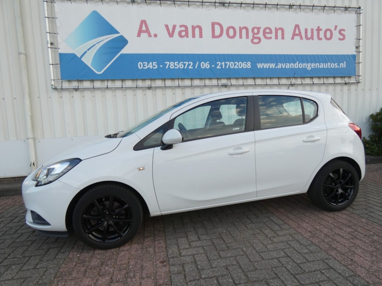 Opel Corsa - 1.0 Turbo Online Edition 1.0 TURBO ONLINE EDITION,Airco,Navi,Bltooth,Camera - AutoWereld.nl