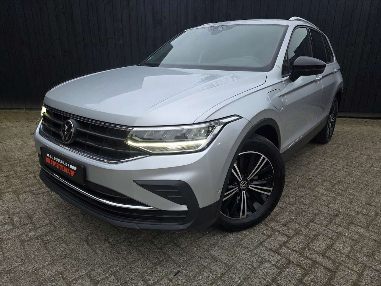 Volkswagen Tiguan - 1.4 TSI eHybrid Life - AutoWereld.nl