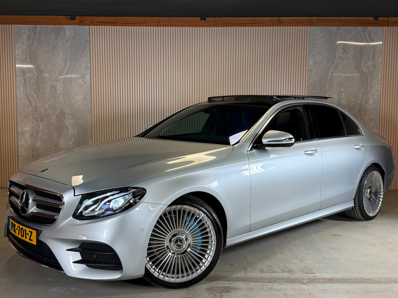 Mercedes-Benz E-klasse - 200 Business Solution AMG Pano Sfeer Camera - AutoWereld.nl