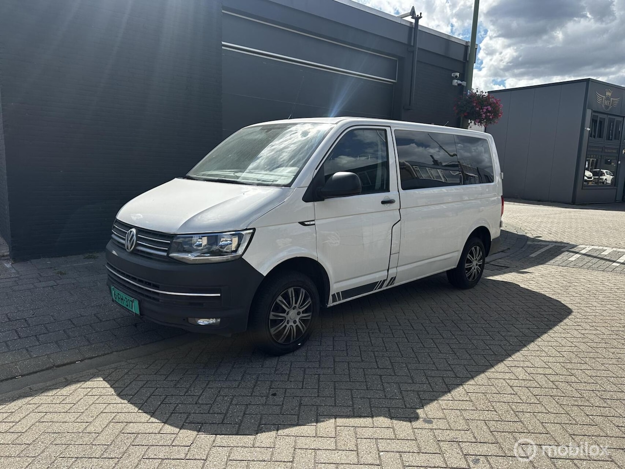 Volkswagen Transporter - Combi - AutoWereld.nl