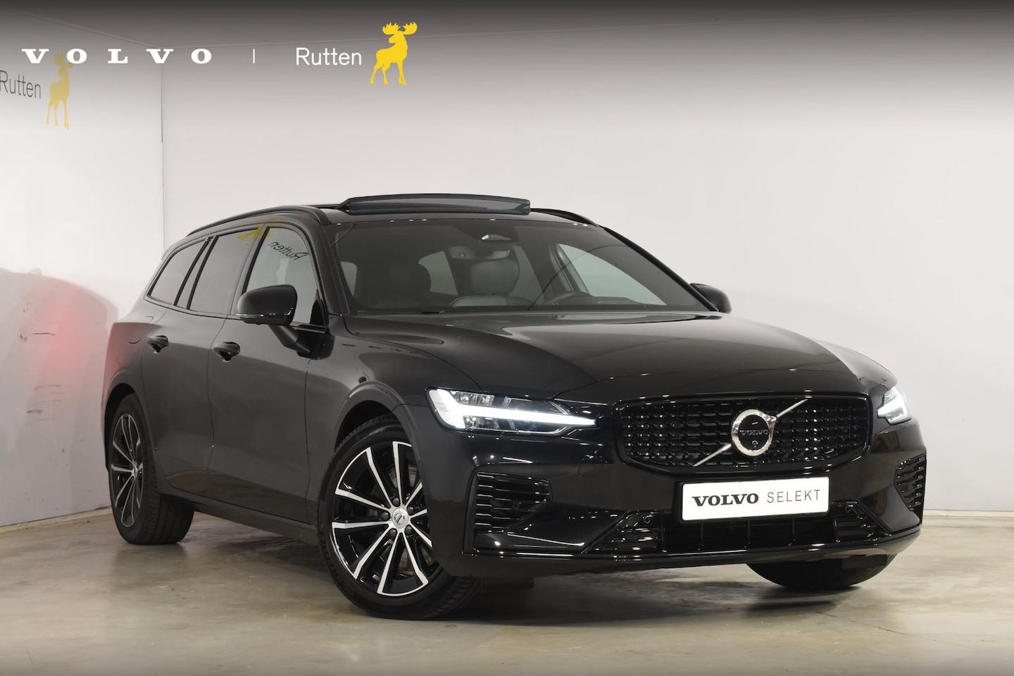 Volvo V60 - T8 455PK Automaat Plug-in hybrid AWD Plus Dark / 360 Camera / Harman Kardon / Head-up disp - AutoWereld.nl