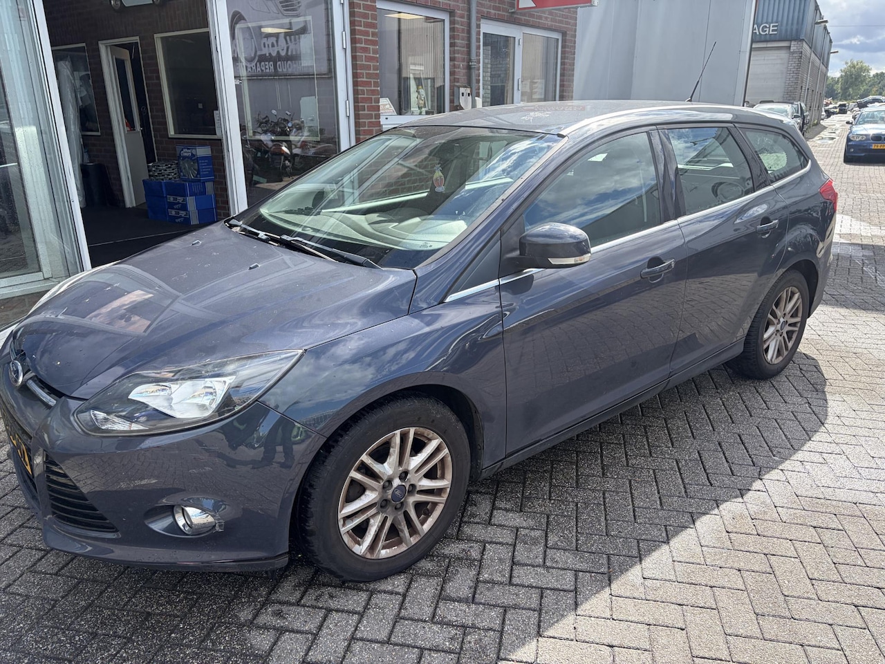 Ford Focus Wagon - 1.0 EcoBoost Titanium Motor defect - AutoWereld.nl