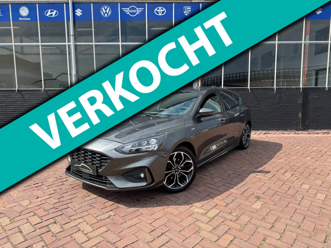 Ford Focus - 1.0 EcoBoost Titanium Business **CARPLAY + KEYLESS + WINTER PACK + CAMERA**** - AutoWereld.nl