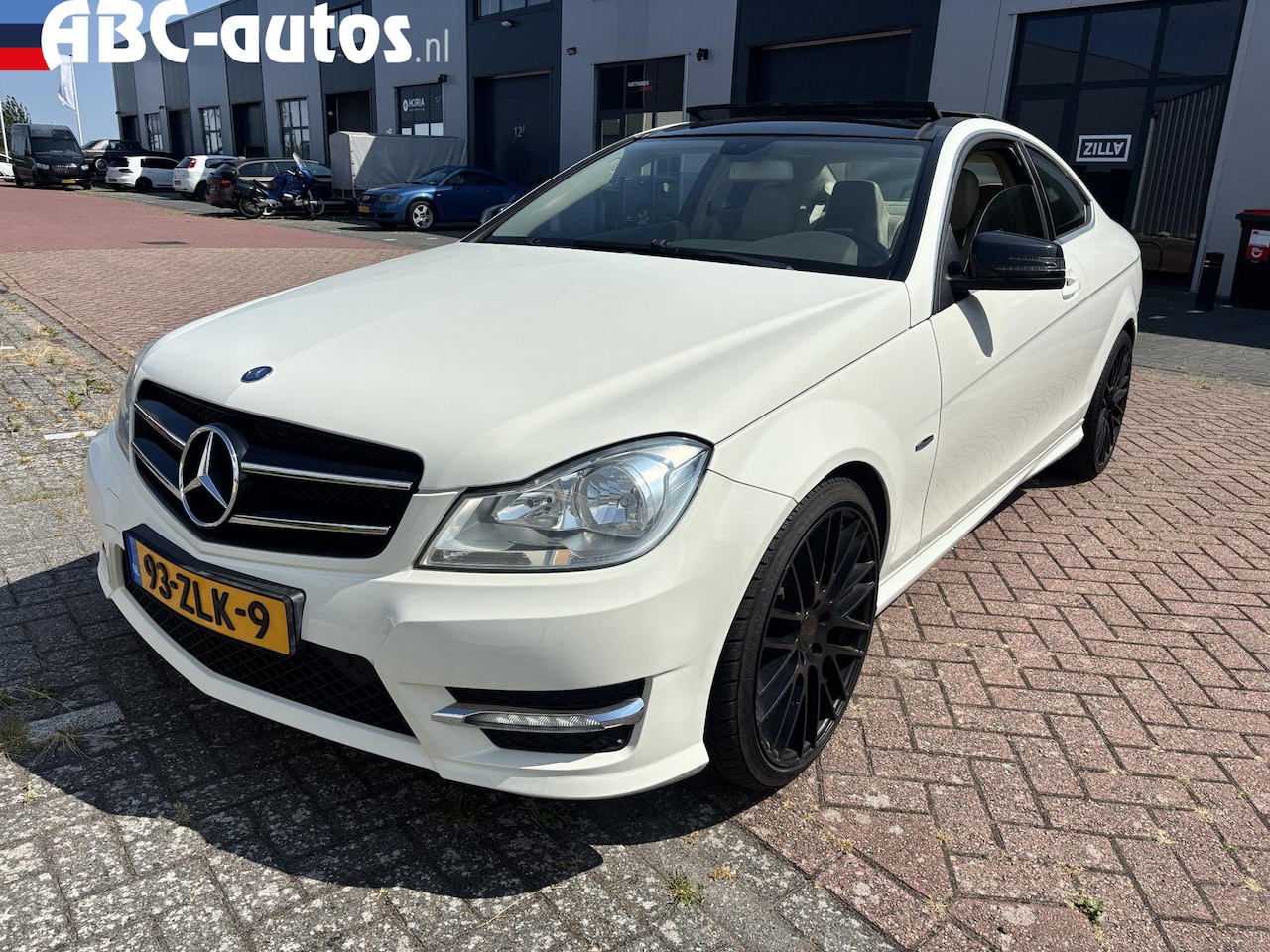 Mercedes-Benz C-klasse Coupé - 250 AMG Edition / 19"AMG / Pano / 93dkm - AutoWereld.nl