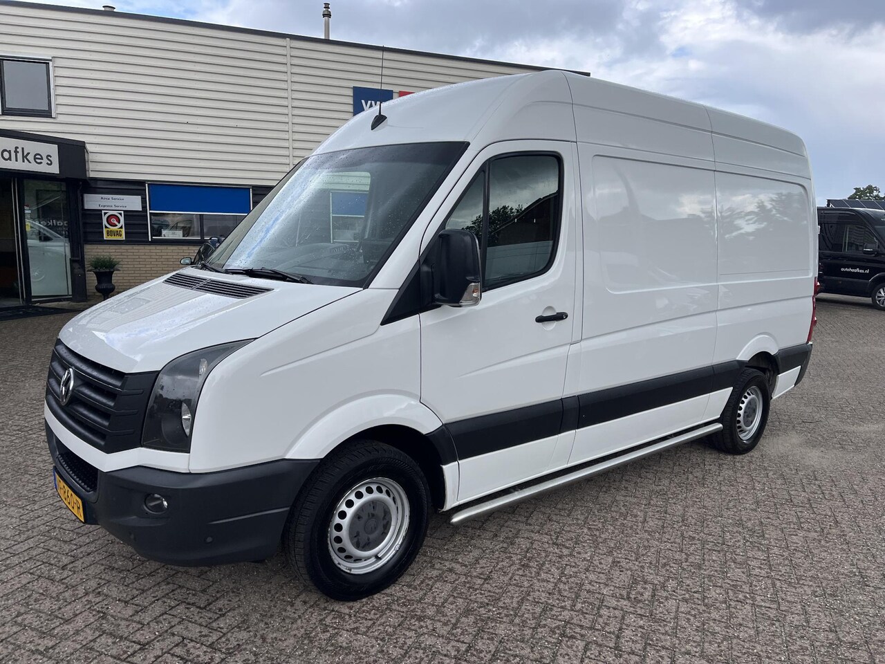 Volkswagen Crafter - 46 2.0 TDI L2H2 3500 kg 2800 kg aanhanger toegestaan, weinig km's, zeer goed onderhouden, - AutoWereld.nl