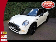 MINI Cooper - 1.5 Salt F56 met Navi, BT, Apple Carplay, Park.ass en 17"