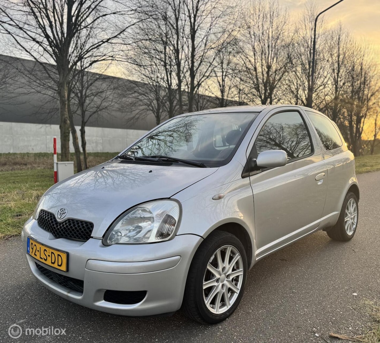 Toyota Yaris - 1.3 VVT-i Sol*APK 09/27*AIRCO*ELEK. RAMEN - AutoWereld.nl