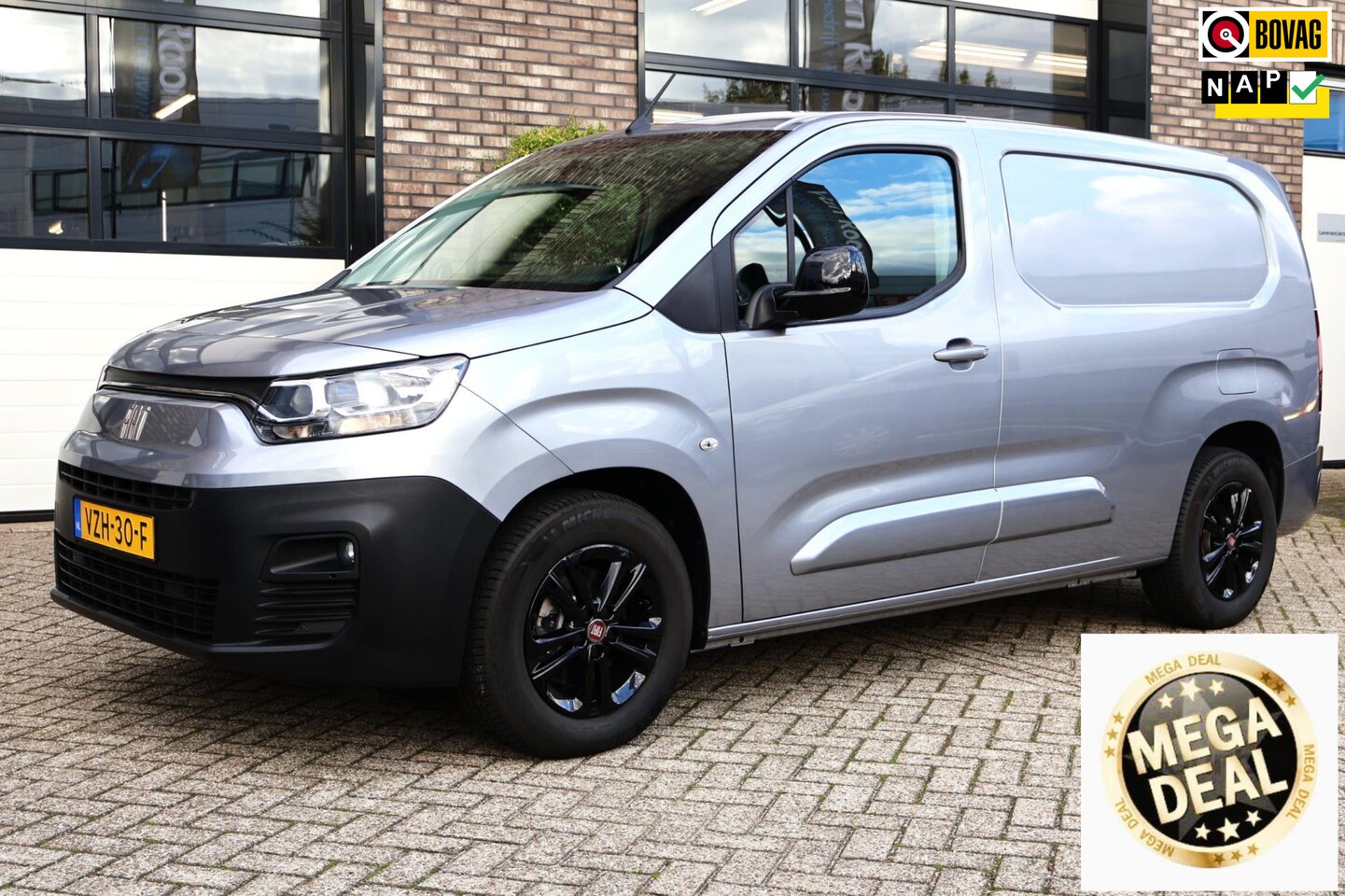 Fiat E-Doblo - 50kWh 100Kw/136Pk L2 #4Seiz.banden#Trekhaak#Lm-wielen#Camera#Navi#Inrichting#Nieuw!# - AutoWereld.nl