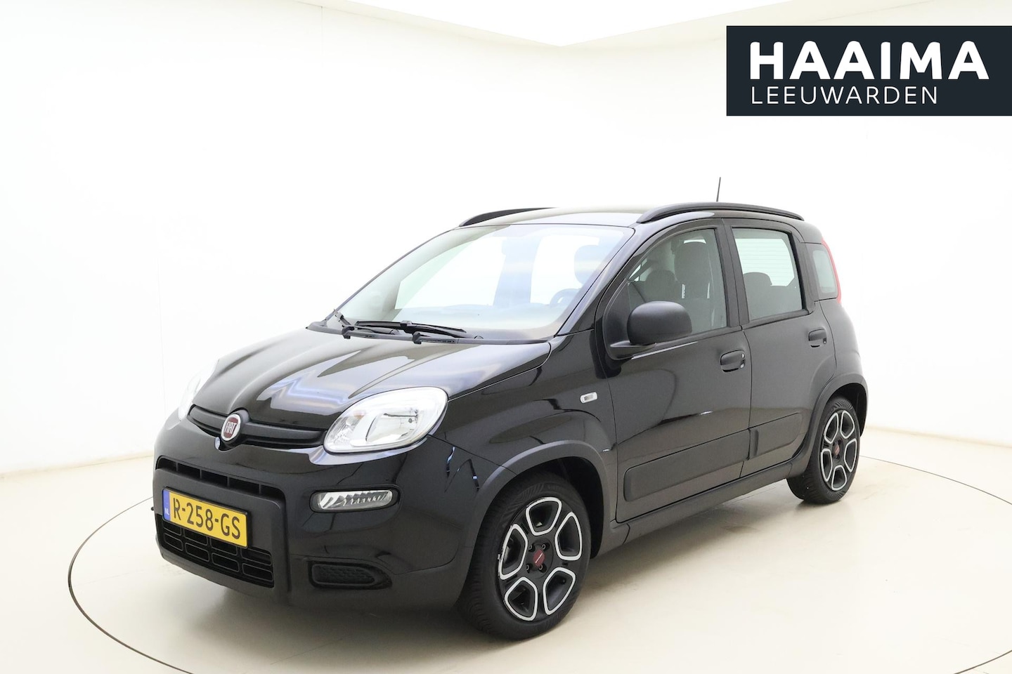 Fiat Panda - 1.0 Hybrid City Life 69 PK | Airco | Dakrails | Weinig kilometers | Hoge instap | Zuinige - AutoWereld.nl
