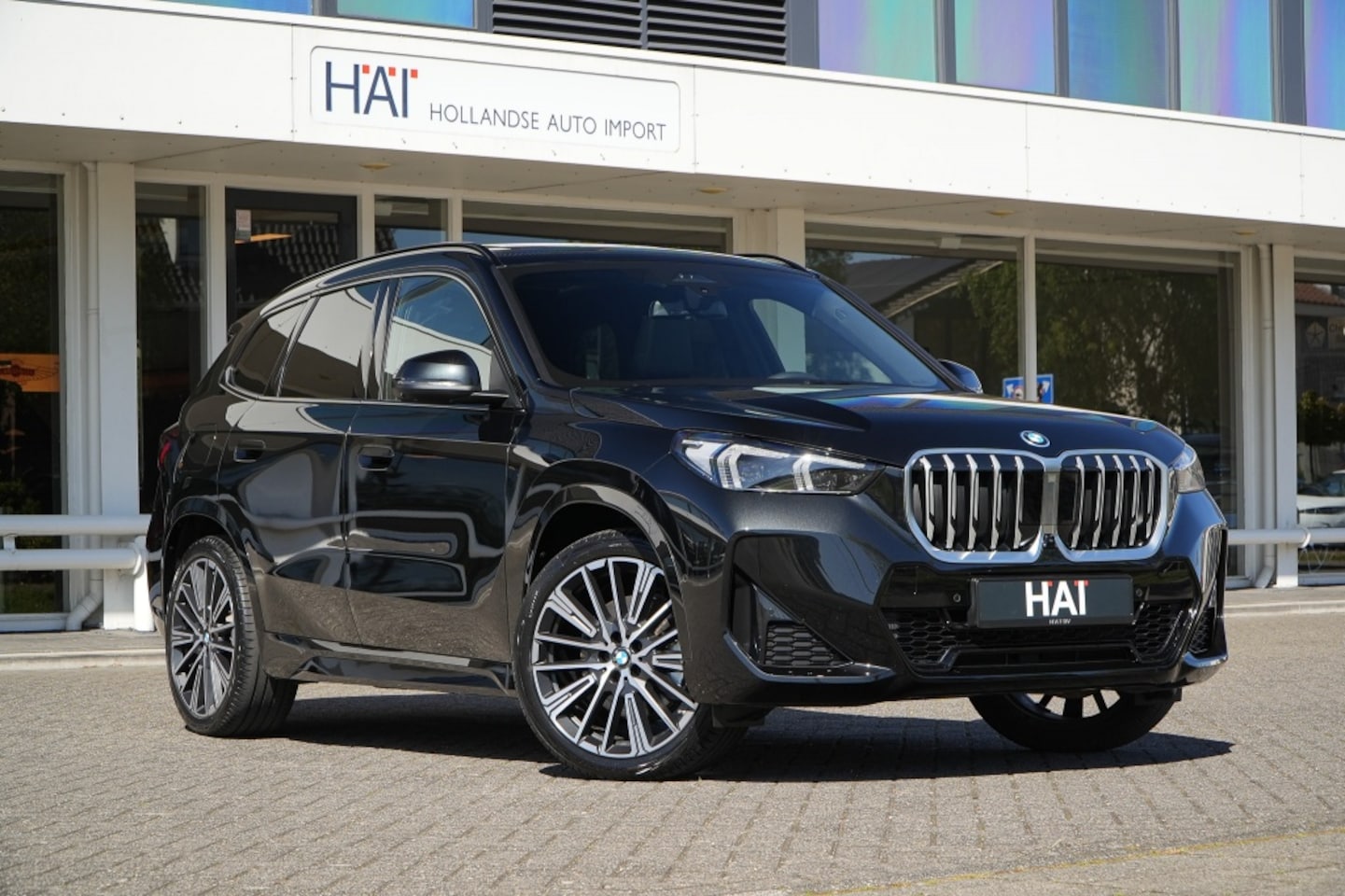 BMW X1 - xDrive30e M-Sport 326 PK I Pano I HUD I Massage I Trekhaak I - AutoWereld.nl