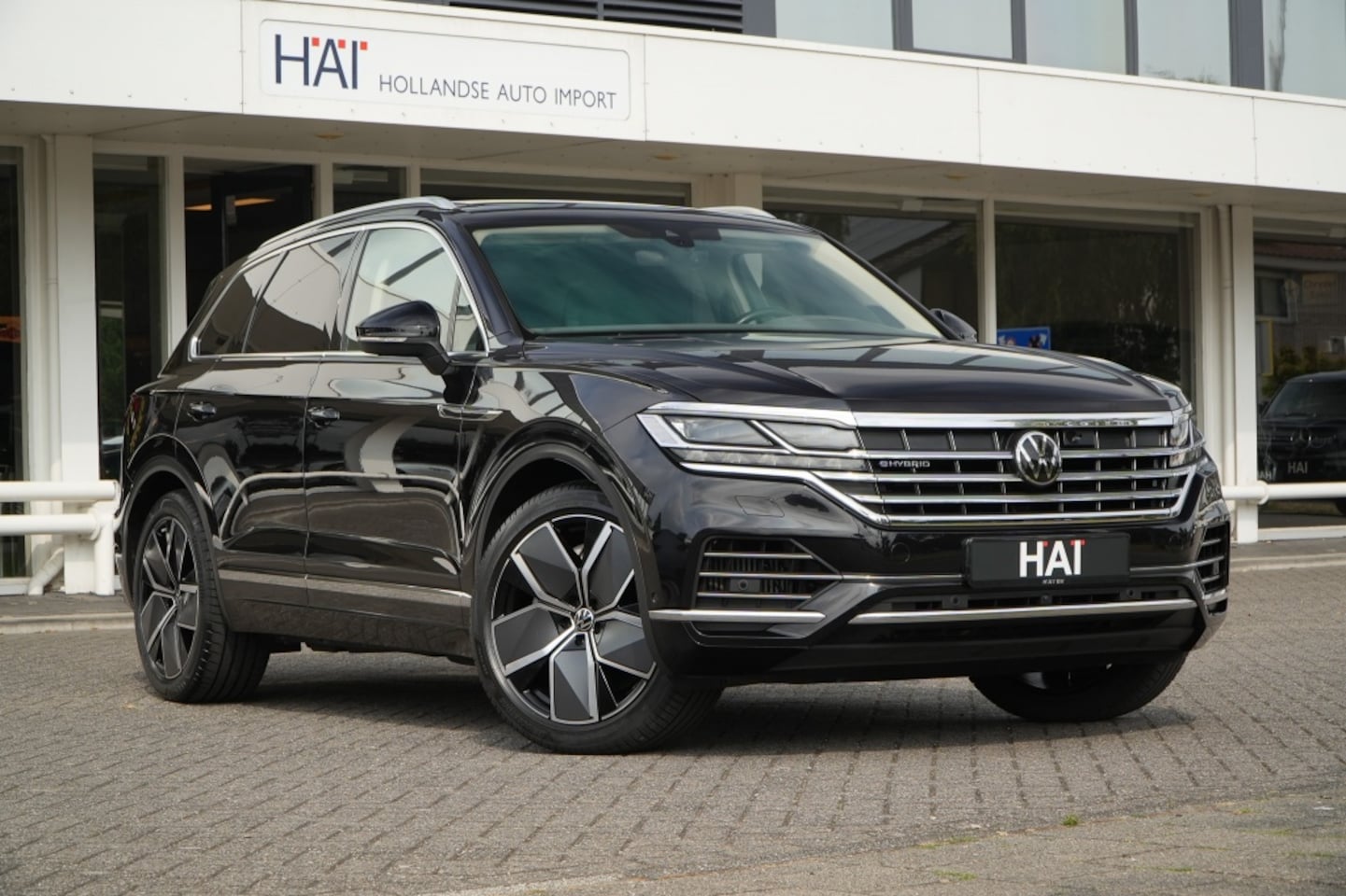 Volkswagen Touareg - 3.0 TSi eHybrid 4M I Pano I ACC I Luchtvering I Trekhaak I 21 Inch I - AutoWereld.nl