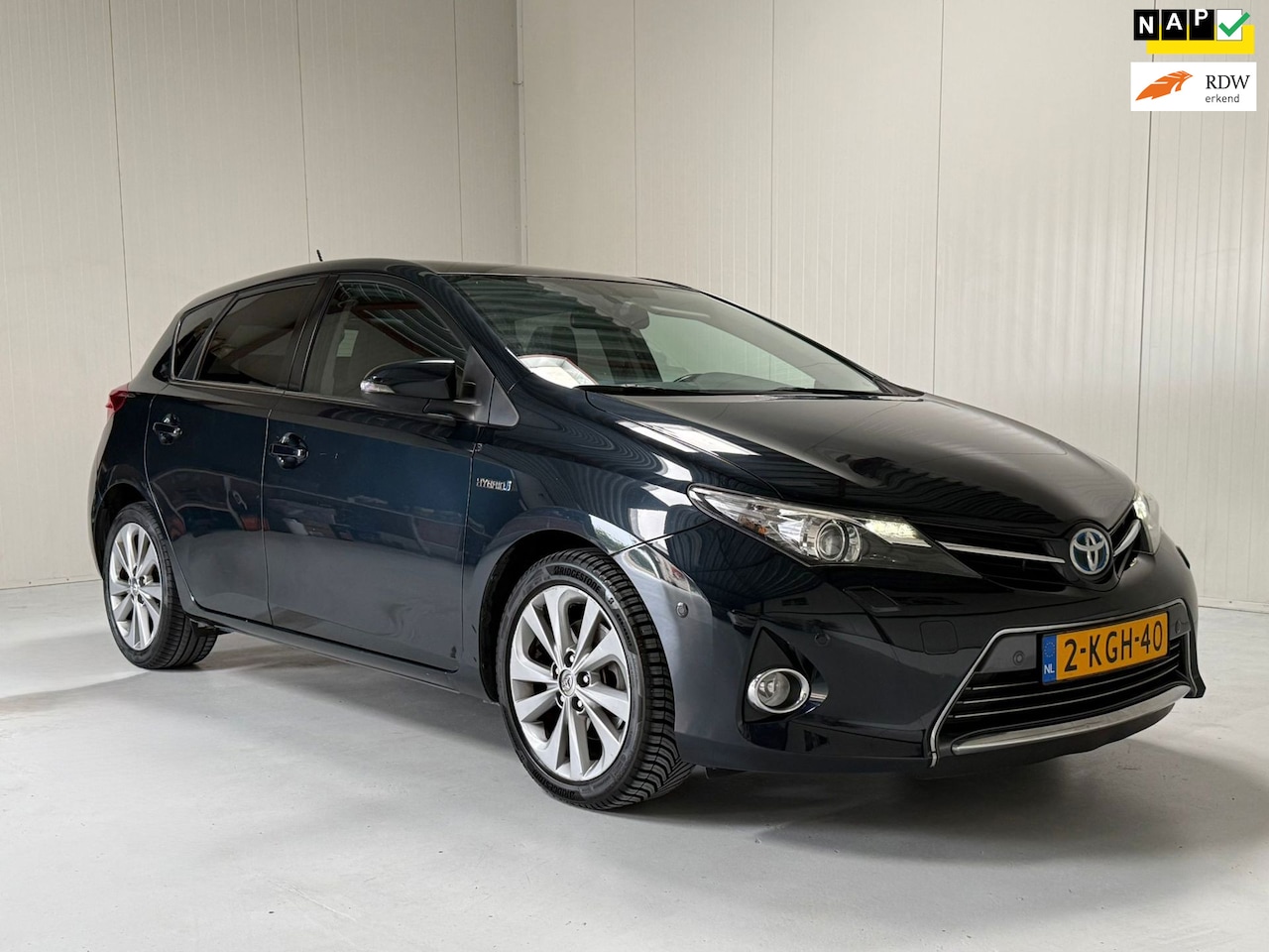 Toyota Auris - 1.8 Hybrid Lease Pro /Xenon / Pano / JBL / Dab / NAP - AutoWereld.nl