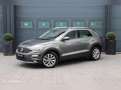 Volkswagen T-Roc - 1.0 TSI Style|VIRTUAL|CAMERA|CARPLAY|NAP