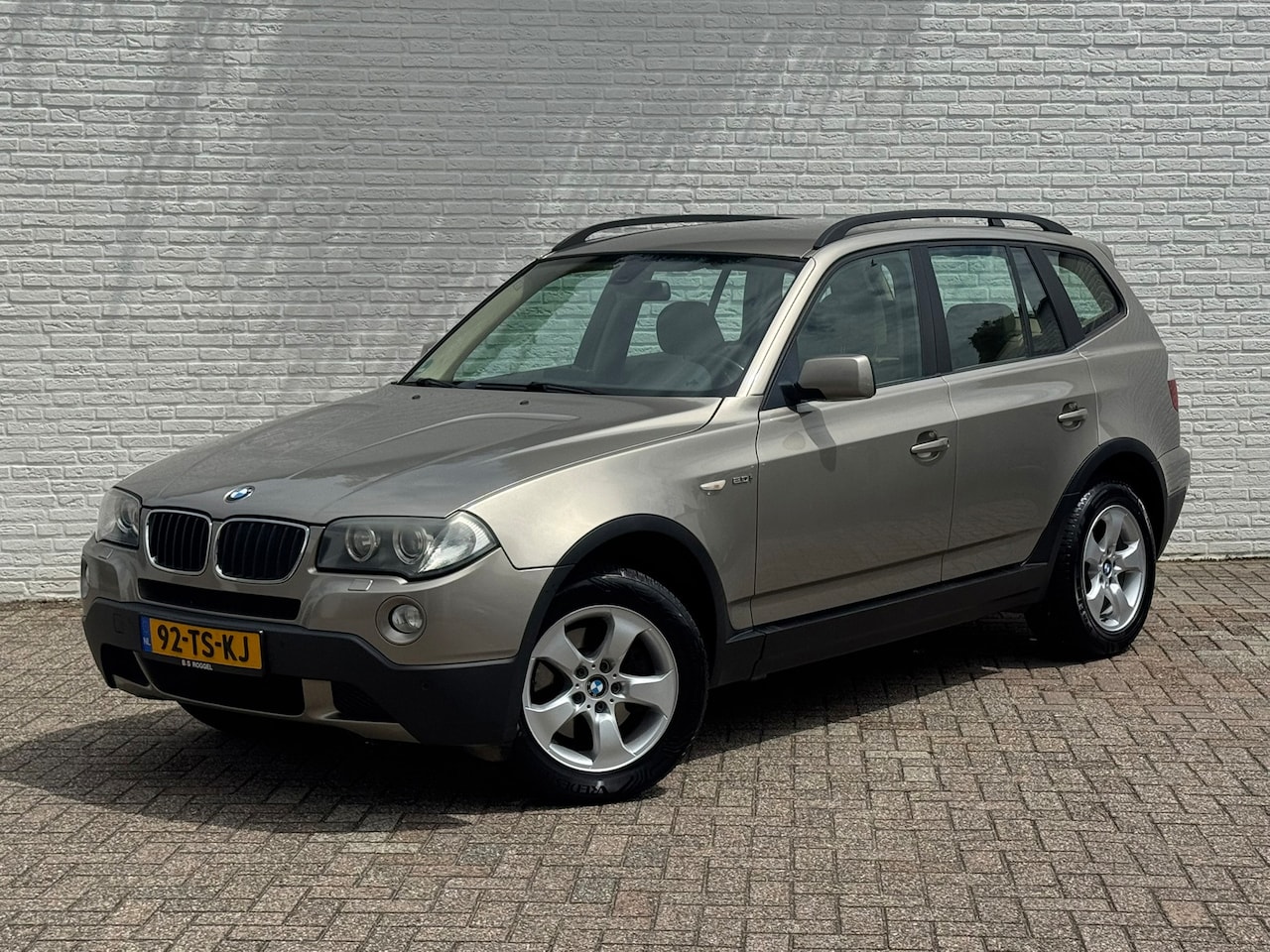 BMW X3 - 2.0i High Executive Leder + verwarming Clima Cruise Trekhaak Trilling in aandrijving! - AutoWereld.nl