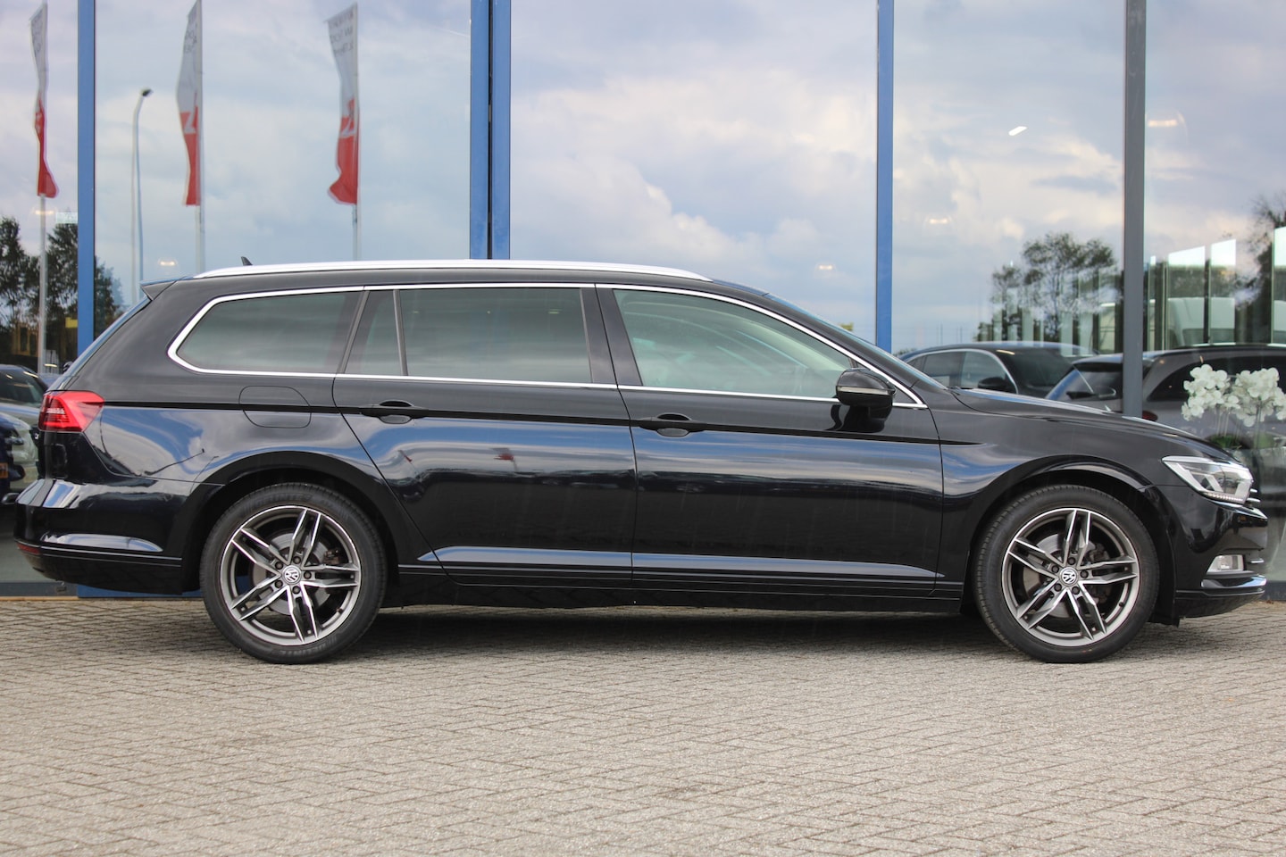 Volkswagen Passat Variant - 1.6 TDI Business Edition 1.6 TDI Business Edition - AutoWereld.nl