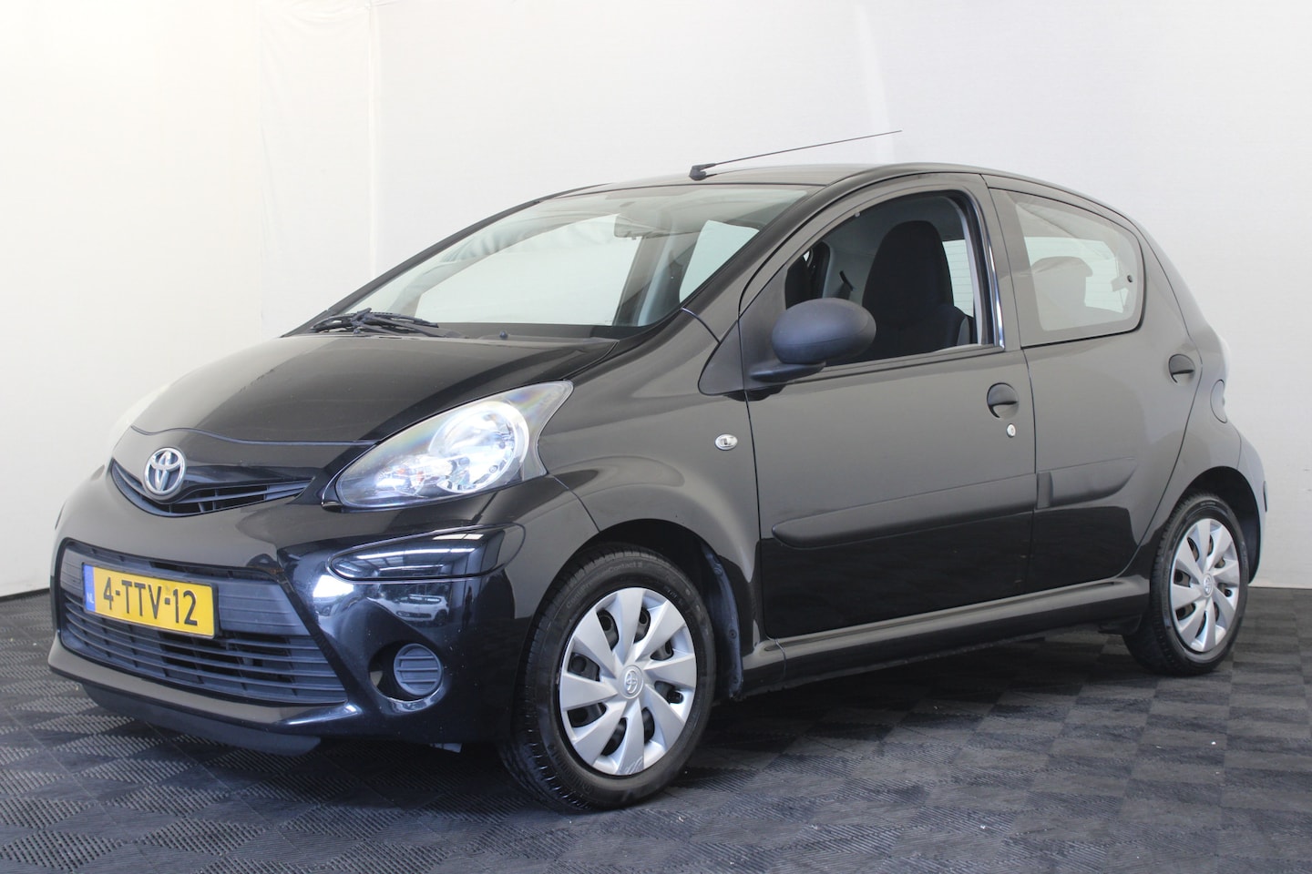 Toyota Aygo - 1.0 VVT-i Now 1.0 VVT-i Now - AutoWereld.nl