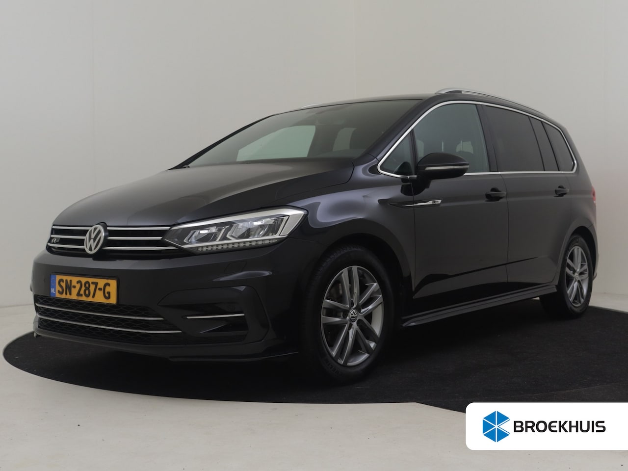 Volkswagen Touran - 1.4 TSI Highline Business R 150 PK | Trekhaak | Achteruitrijcamera | Keyless | PDC | Elekt - AutoWereld.nl