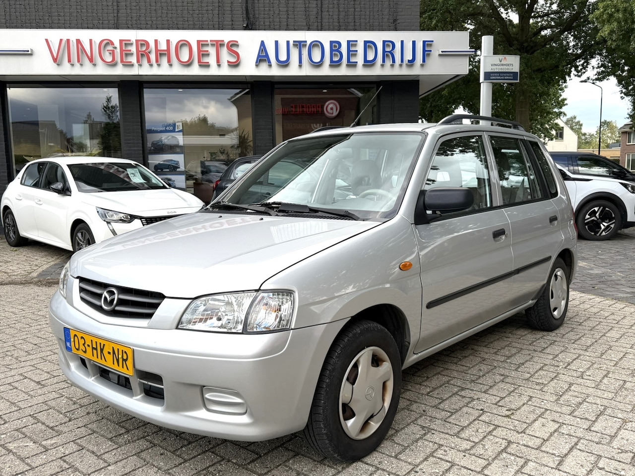 Mazda Demio - 1.5 Exclusive *** AUTOMAAT *** 12 maanden APK * 5-Deurs met Trekhaak * 1 jaar APK + NAP Ki - AutoWereld.nl