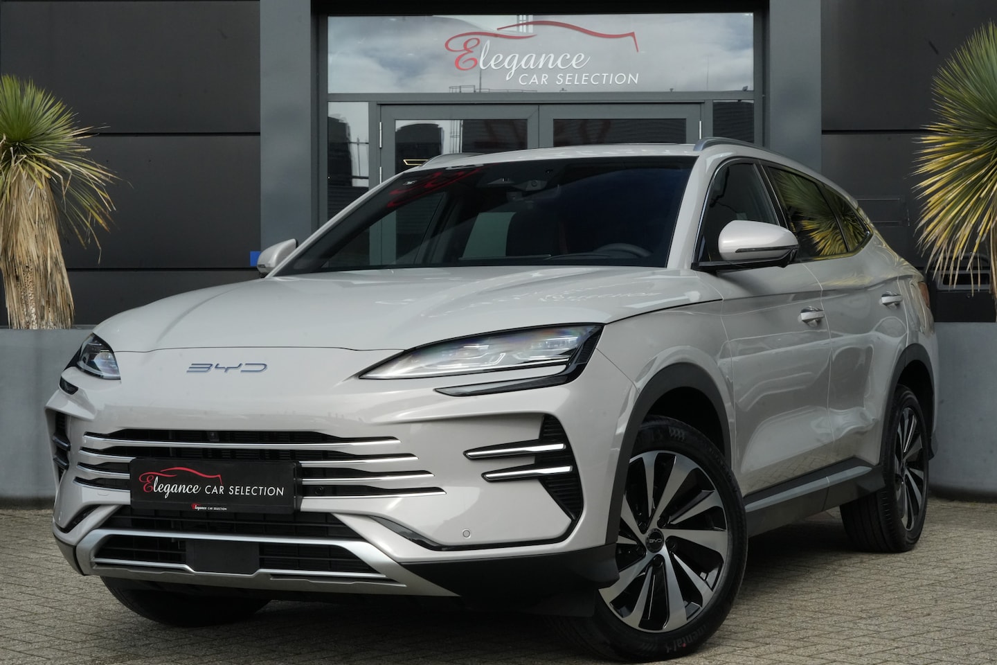 BYD Seal U - 1.5 DM-i PHEV AWD Design | 324 PK | Pano | HUD | 360° Camera | BYD SEAL U 1.5 DM-i PHEV AW - AutoWereld.nl