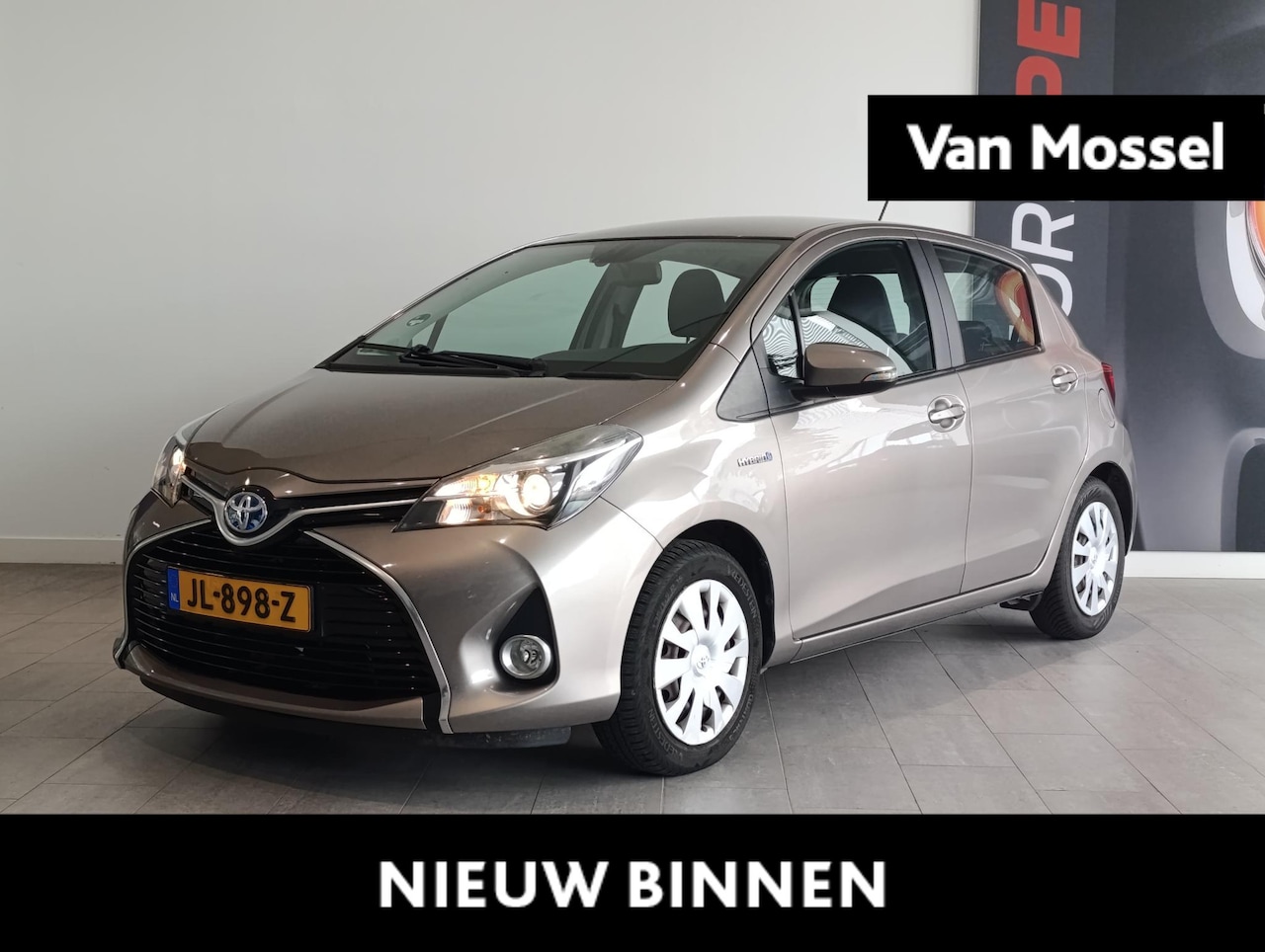 Toyota Yaris - 1.5 Hybrid Aspiration | CRUISE CONTROL | ACHTERUITRIJCAMERA | BLUETOOTH | - AutoWereld.nl
