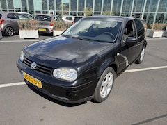 Volkswagen Golf - 1.6-16V
