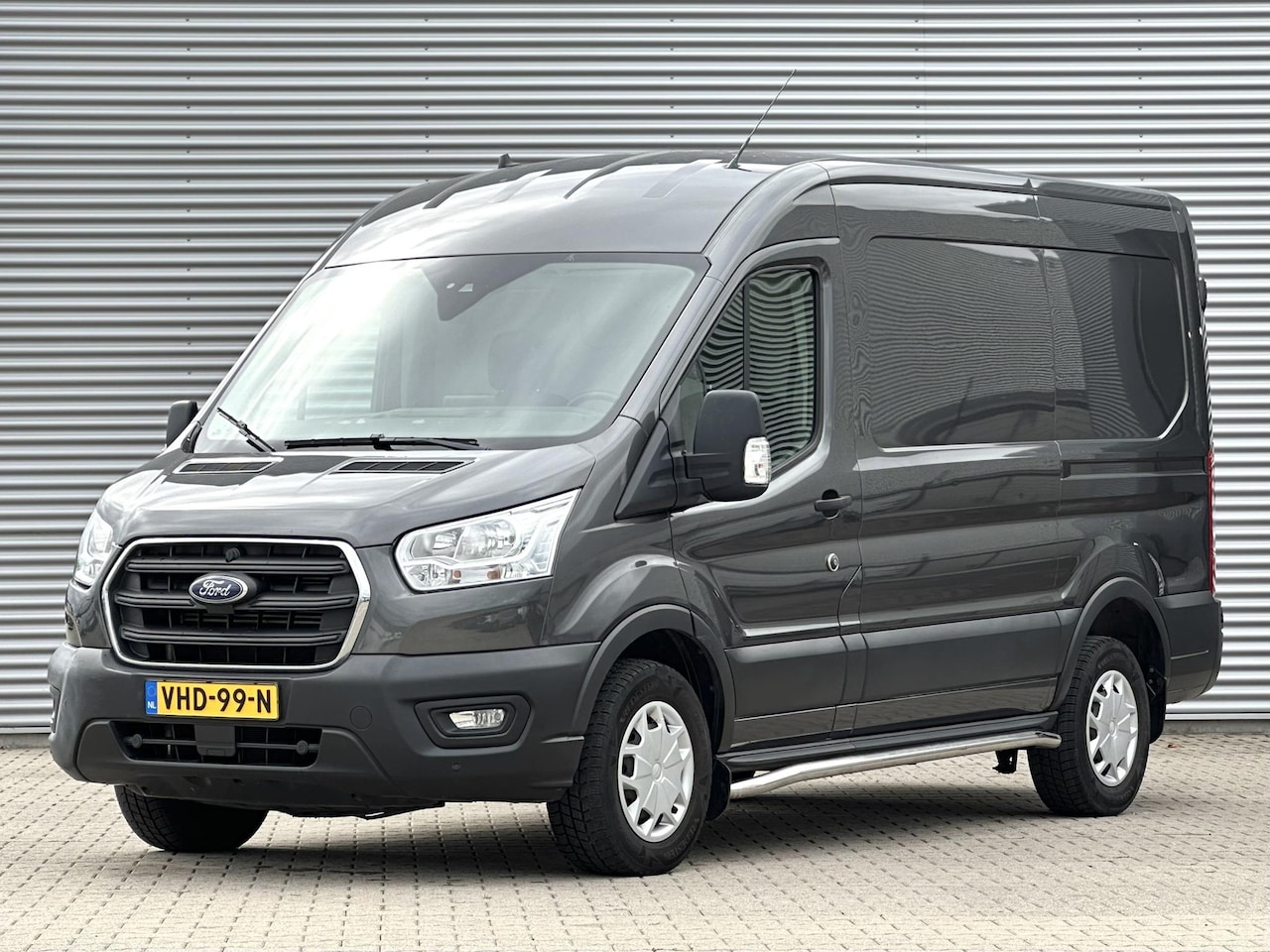 Ford Transit - 350 2.0 TDCI L2H3 Trend RWD Automaat 170pk Lage km stand! - AutoWereld.nl