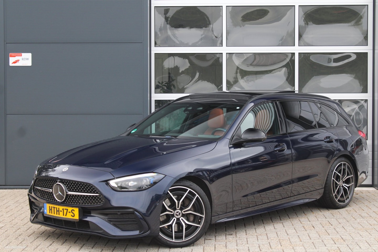 Mercedes-Benz C-klasse Estate - 300 d 265pk AMG Line | Pano | HUD| Digital light | 360 | ACC - AutoWereld.nl