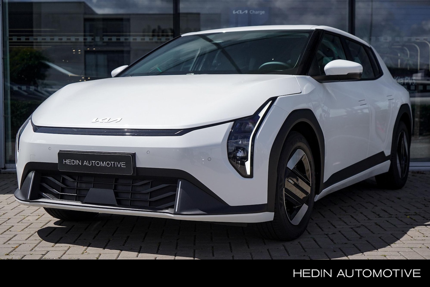 Kia EV4 - Air 58.3 kWh | Direct beschikbaar | Navigatie | LED | Parkeersensoren voor en achter | App - AutoWereld.nl