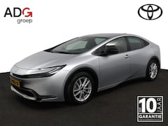 Toyota Prius - 2.0 Plug-in Dynamic | Dode Hoek Detectie | Stoelverwarming | Parkeersensoren | Achteruitri