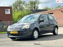 Ford Fiesta - 1.3-8V Style Airco*74.000*Elektrische ramen*APK*Stuurbekrachtiging
