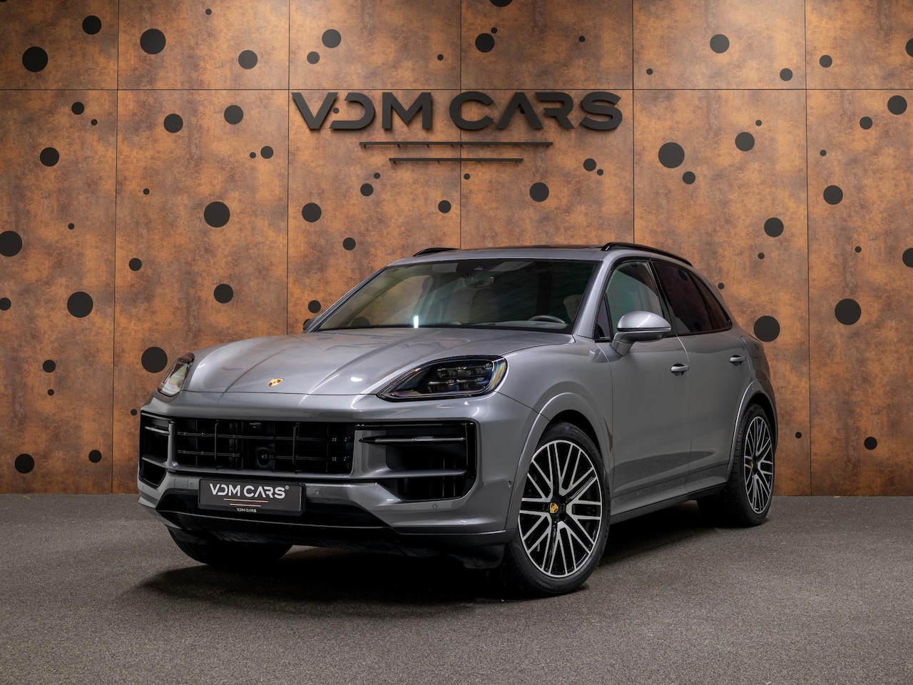 Porsche Cayenne - 3.0 E-Hybrid | SportDesign | Burmester | PDCC | Achterasbest. | Trekhaak | Sportuitlaat | - AutoWereld.nl