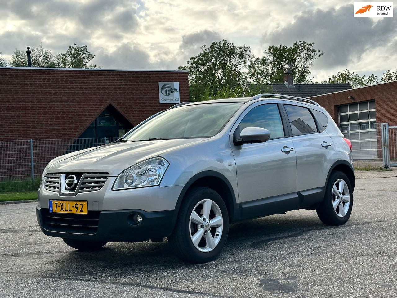Nissan Qashqai - 2.0 Tekna Automaat*Camera*Leder*Panoramadak*Cruise*Trekhaak*Clima*Stoelverwarming*LM velge - AutoWereld.nl